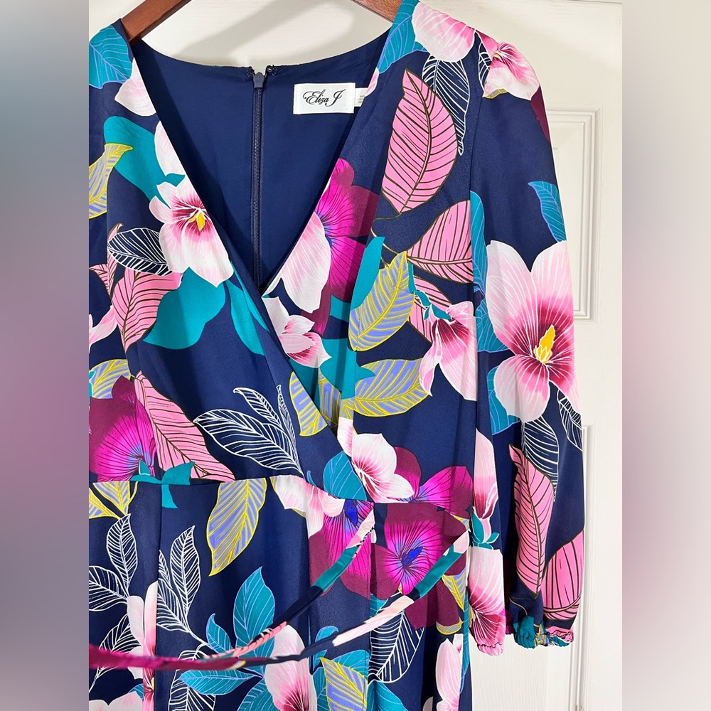 Eliza J Faux Wrap Floral Midi Dress. Size 8P. - Picture 7 of 13